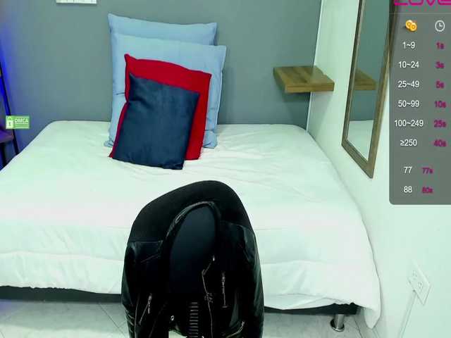 Live sex webcam photo for Lina-Hermosa #273541556