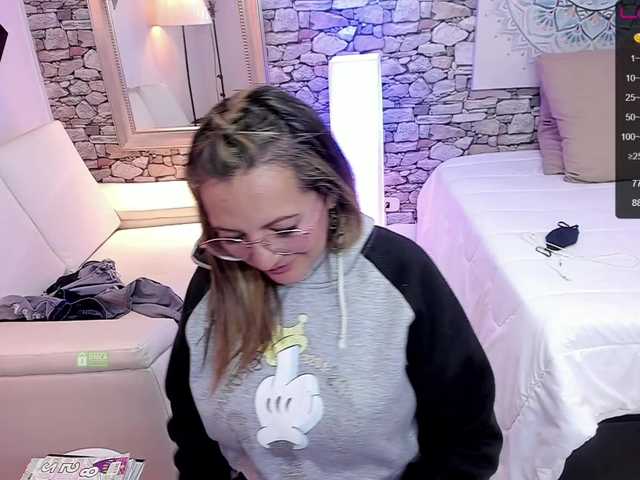 Live sex webcam photo for Lina-Hermosa #273788019