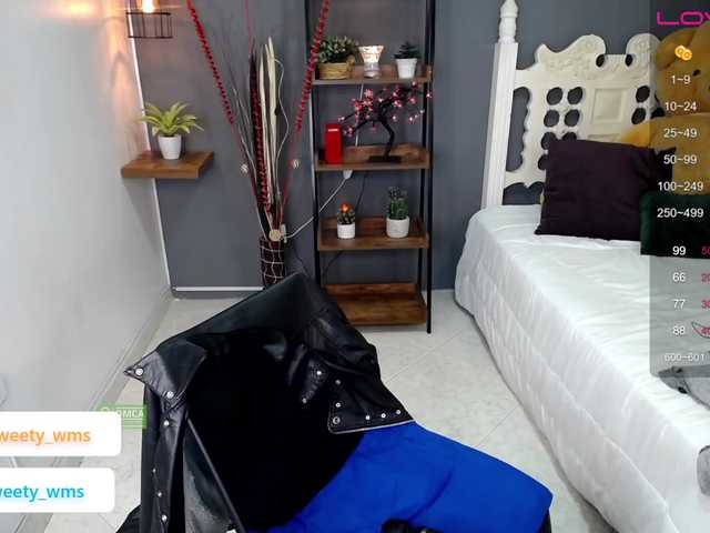 Live sex webcam photo for Lina-Hermosa #275735133