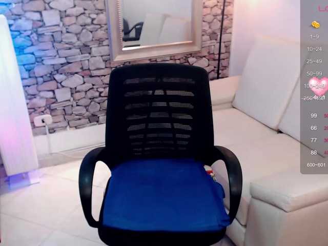 Live sex webcam photo for Lina-Hermosa #276139182