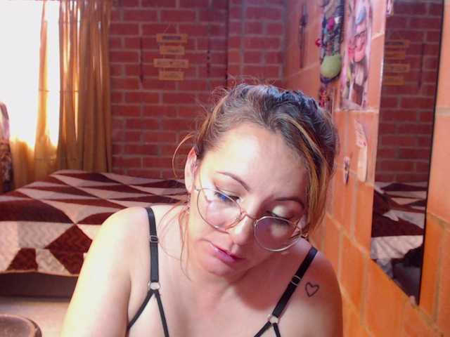 Live sex webcam photo for Lina-Hermosa #277360684