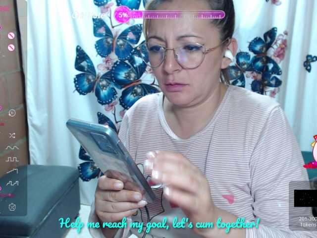 Live sex webcam photo for Lina-Hermosa #277488487