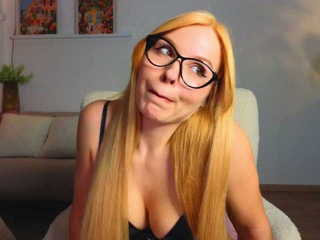 Live sex webcam photo for Lina-hill #290806547