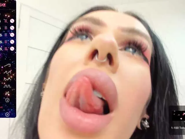 Live sex webcam photo for Lina-moore69 #277431464