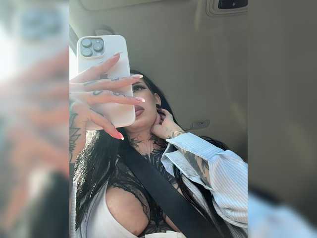 Live sex webcam photo for Lina-moore69 #291260996