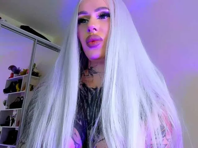 Live sex webcam photo for Lina-moore69 #291671958