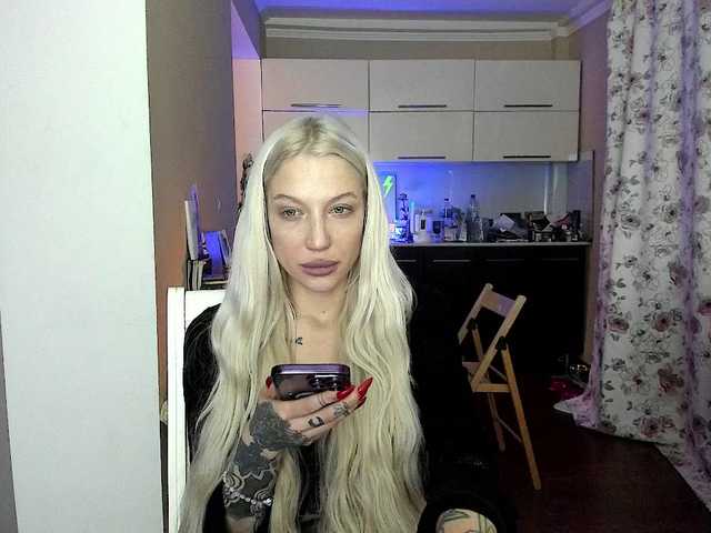 Live sex webcam photo for Lina-sweet-666 #277210516