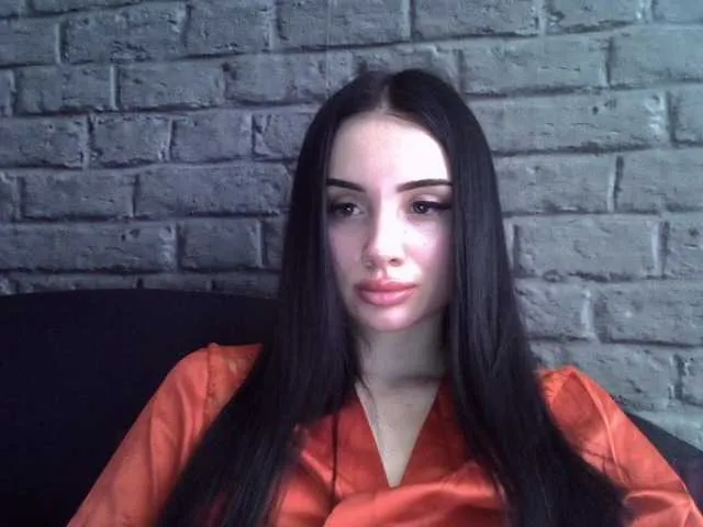 Live sex webcam photo for Lina1818 #291261399