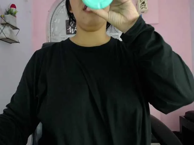 Live sex webcam photo for LinaFalu #276066401