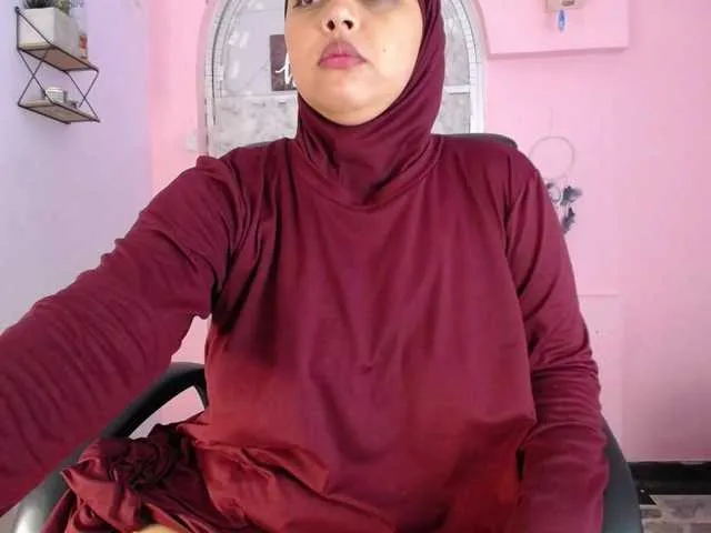 Live sex webcam photo for LinaFalu #276115636