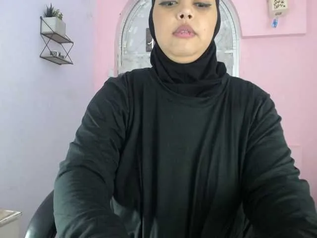 Live sex webcam photo for LinaFalu #276170547