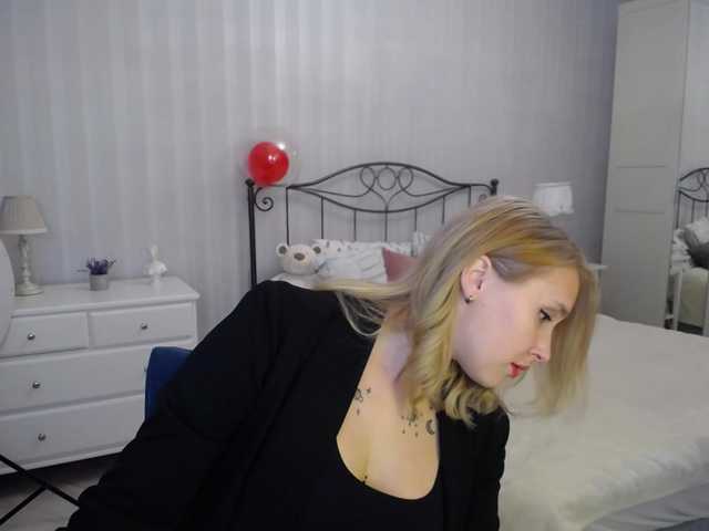 Live sex webcam photo for LinaLindsey #290036002