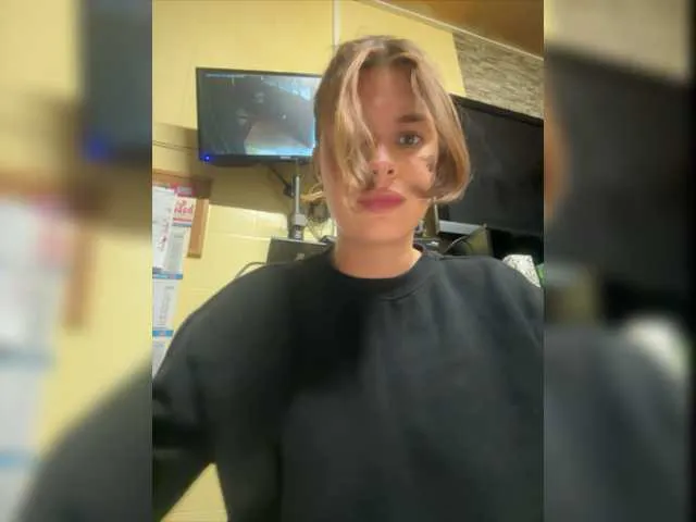 Live sex webcam photo for LinaMariposa #275934892