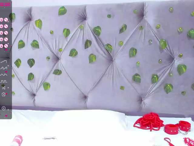 Live sex webcam photo for LinaSantos #276049874