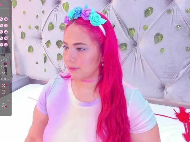 Live sex webcam photo for LinaSantos #276114417