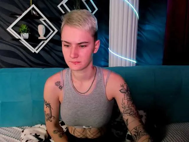 Live sex webcam photo for LindaBryantt #290933097