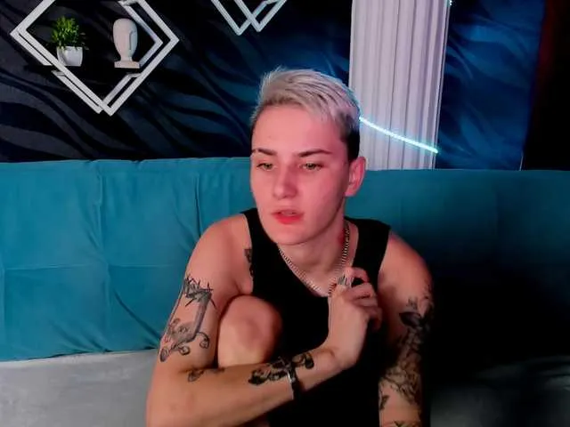 Live sex webcam photo for LindaBryantt #290991278
