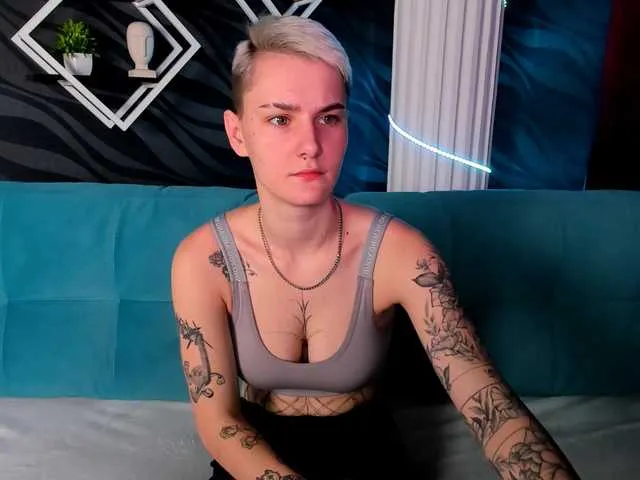 Live sex webcam photo for LindaBryantt #290993920