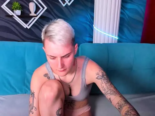 Live sex webcam photo for LindaBryantt #291056352