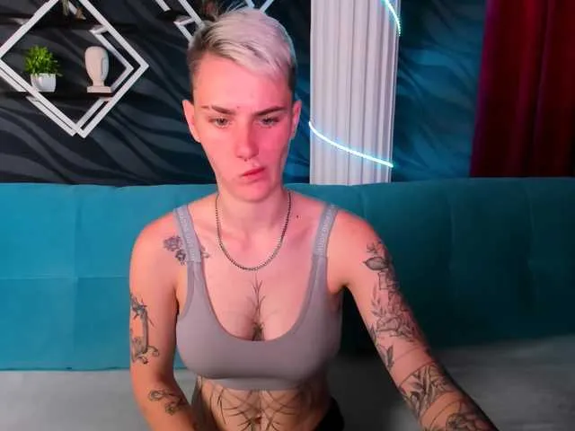 Live sex webcam photo for LindaBryantt #291129737