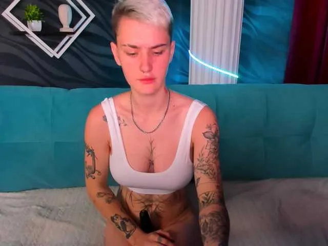 Live sex webcam photo for LindaBryantt #291182960