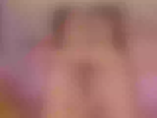Live sex webcam photo for LindaJenny #272233045