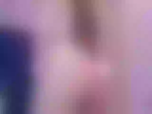 Live sex webcam photo for LindaSelena #292159035