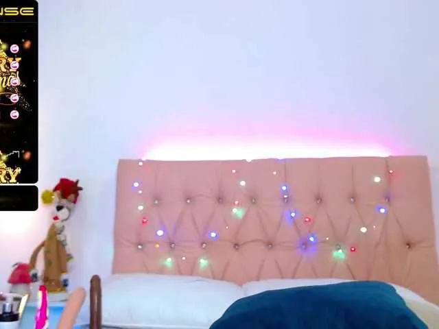 Live sex webcam photo for LindsayHoffma #271686555