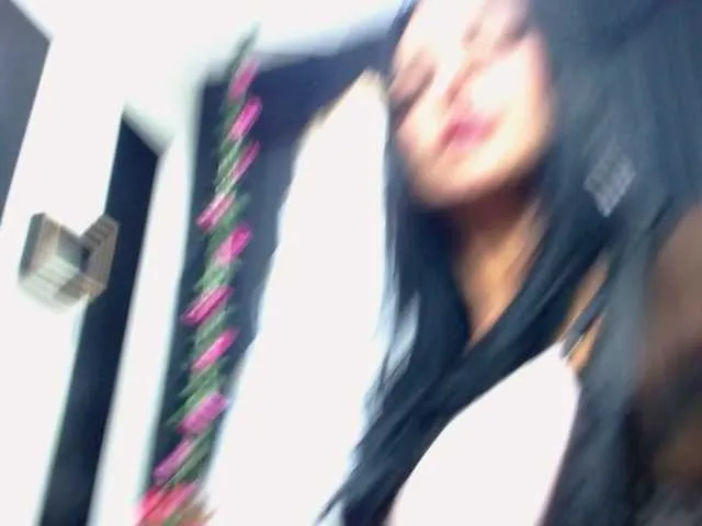 Live sex webcam photo for LindsayQueen #272244005