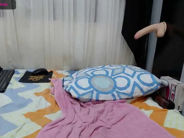 Live sex webcam photo for LindsayQueen #272567783