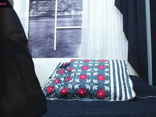 Live sex webcam photo for LindsayQueen #272879650