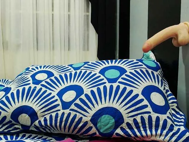 Live sex webcam photo for LindsayQueen #273960058