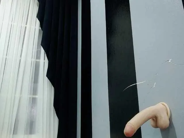 Live sex webcam photo for LindsayQueen #274107665