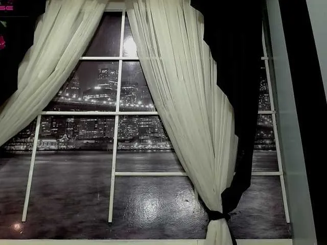 Live sex webcam photo for LindsayQueen #274272787