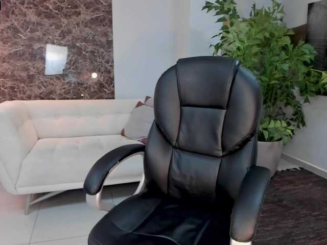 Live sex webcam photo for LindseyCox #288010358