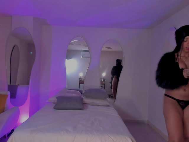 Live sex webcam photo for LindseyCox #288010563