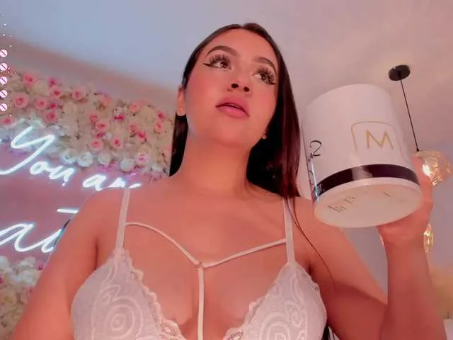 Live sex webcam photo for LindseyMoss #277580975