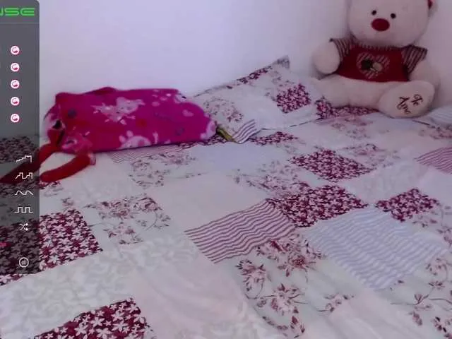 Live sex webcam photo for LindseyTiffan #271935573