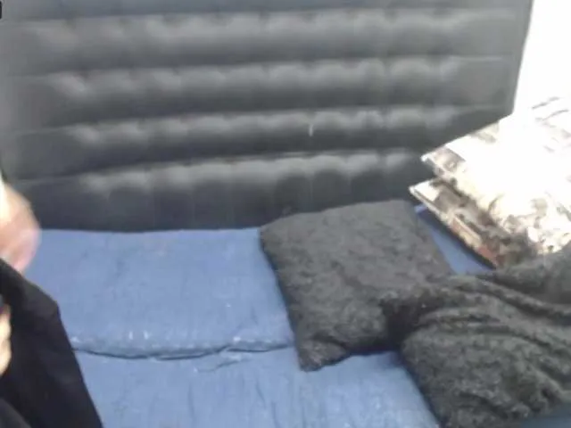 Live sex webcam photo for Lindsy-Janne1 #273330516