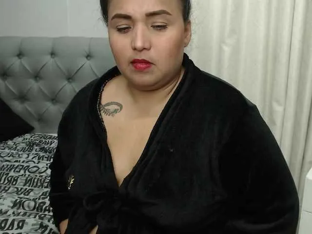 Live sex webcam photo for Lindsy-blue #272904802