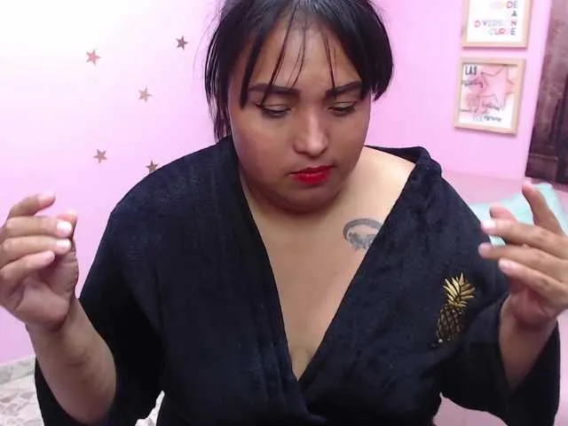 Live sex webcam photo for Lindsy-blue #273520785