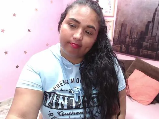 Live sex webcam photo for Lindsy-blue #273893332