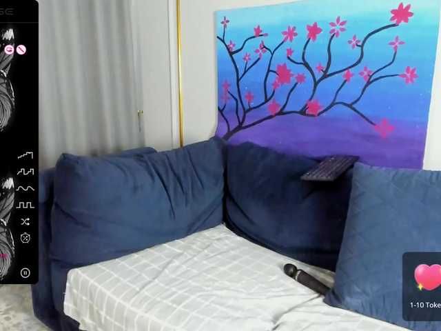 Live sex webcam photo for LindyBloom #276465663