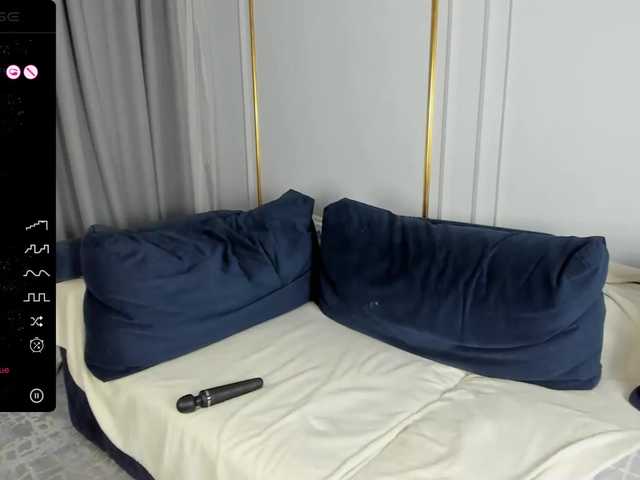 Live sex webcam photo for LindyBloom #276488070