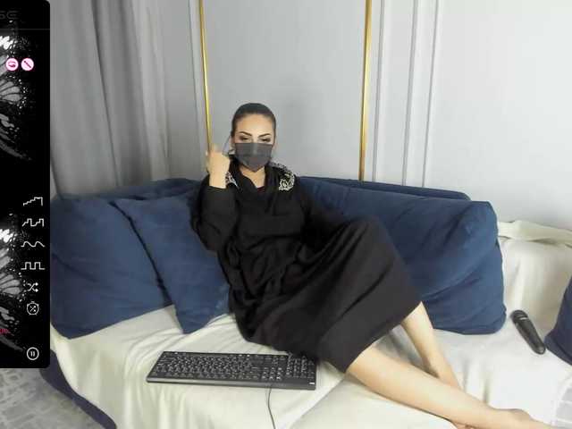 Live sex webcam photo for LindyBloom #276506443