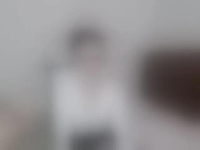 Live sex webcam photo for LingZi #294132754