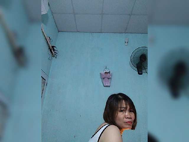 Live sex webcam photo for Linhanhsex2k #277803535