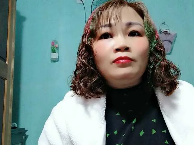 Live sex webcam photo for Linhanhsex2k #290355561