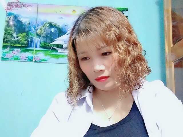 Live sex webcam photo for Linhanhsex2k #292233576