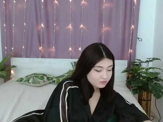 Live sex webcam photo for LiniSuen #272643127